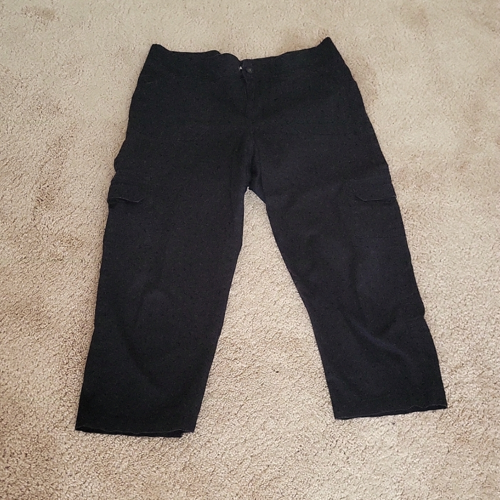 Lee Relaxed Fit Black Capris - Size 10